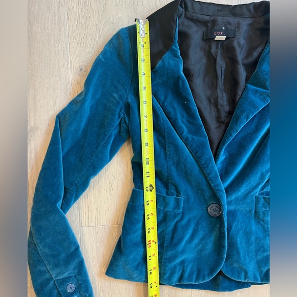 Vintage Velvet Blazer - Picture 4 of 6